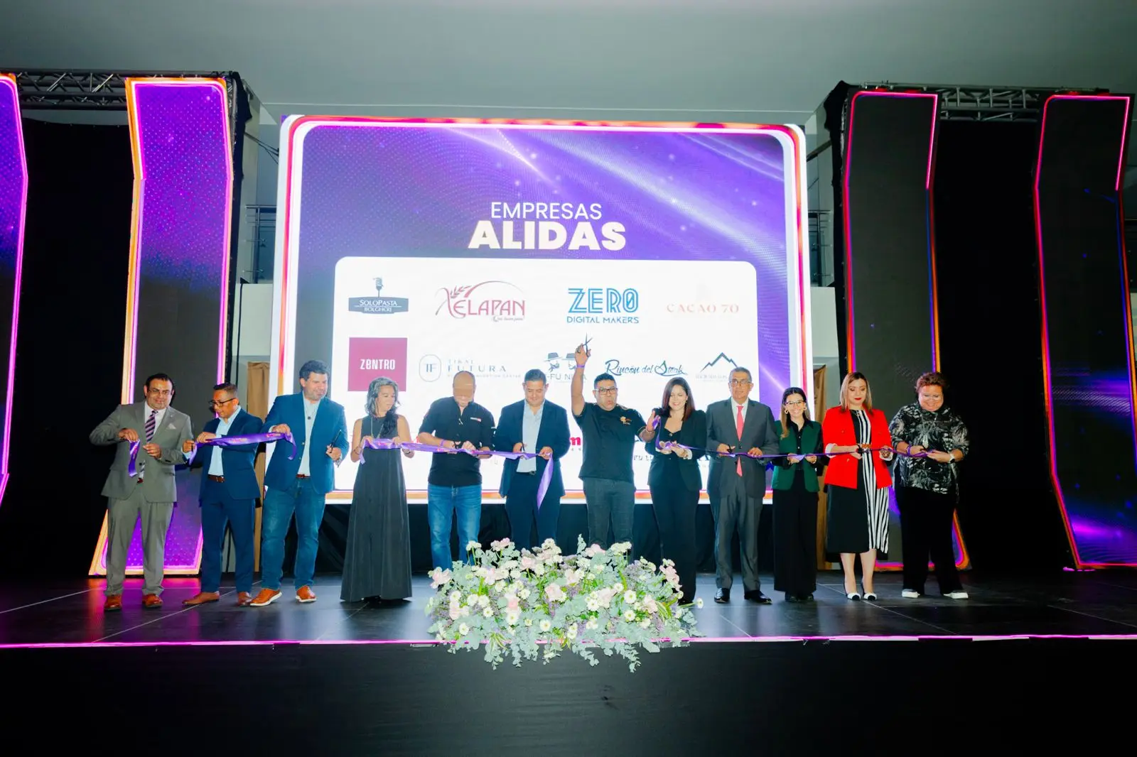 La 3ra. Cumbre Gastronómica 360° reunió a chefs, empresarios y expertos en Guatemala. Conferencias, conversatorios y demostraciones culinarias impulsan la innovación y el crecimiento del sector gastronómico nacional.